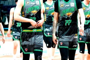 开云棋牌转会期突围战来临，广东宏远围绕意甲回应争议，目标明确，阵容厚度经受考验的简单介绍